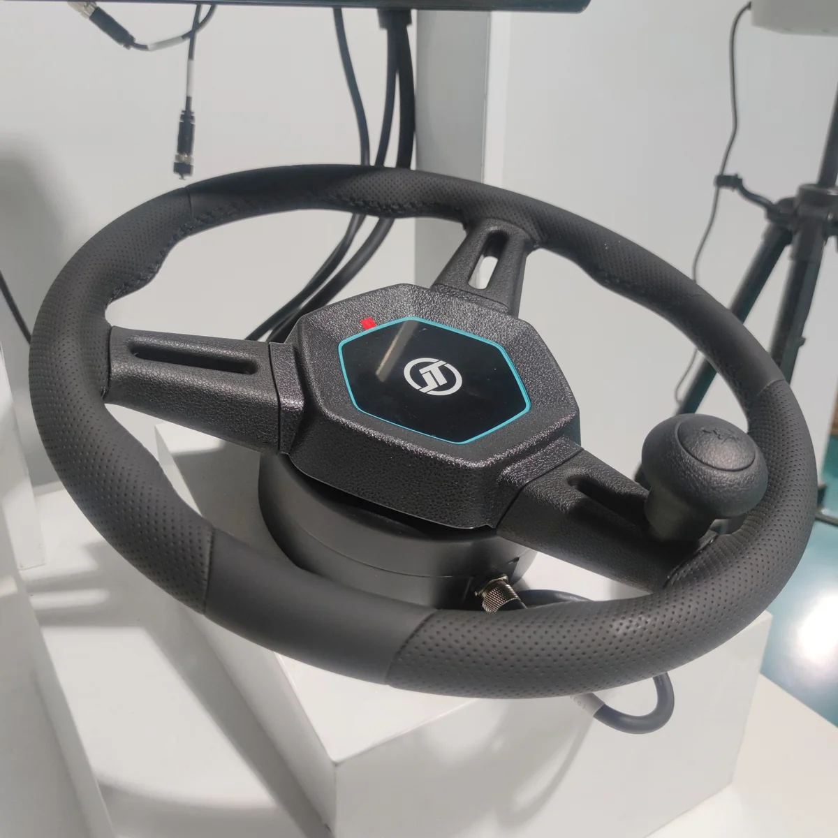 HD818 auto-steering wheel and control hardware for tractor guidance